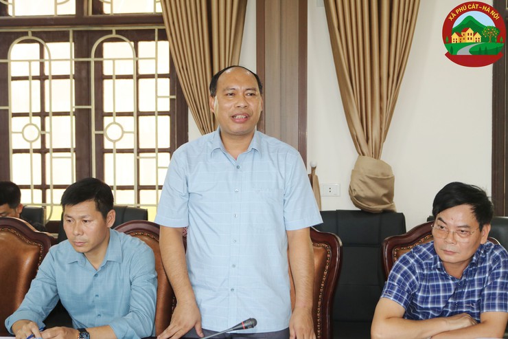Đồng chí Hoàng Nguyên Ưng – Phó Bí thư Đảng ủy, Chủ tịch UBND xã Phú Cát làm việc với Phòng Kinh tế xã- Ảnh 3.