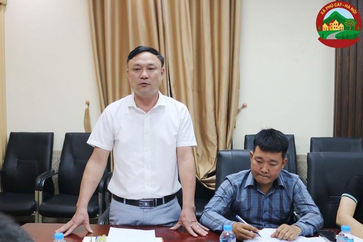 Đồng chí Phó Bí thư Thường trực Đảng ủy xã Phú Cát làm việc với Ban xây dựng Đảng- Ảnh 3.