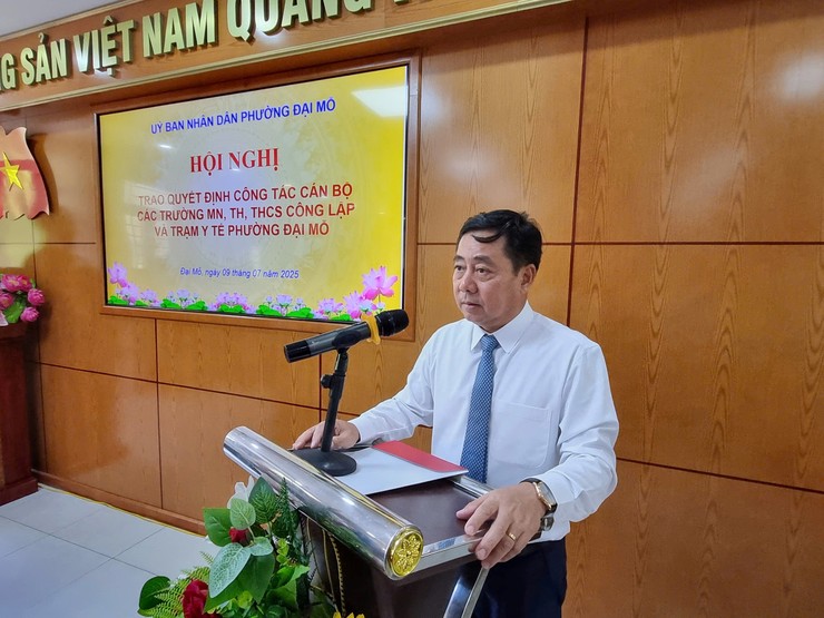 UBND phường Đại Mỗ trao Quyết định về công tác cán bộ lĩnh vực Y tế và Giáo dục- Ảnh 6.