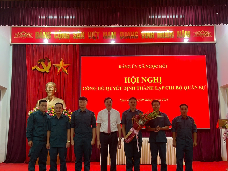 UBND xã Ngọc Hồi: Công bố quyết định thành lập Chi bộ Quân sự xã- Ảnh 4.