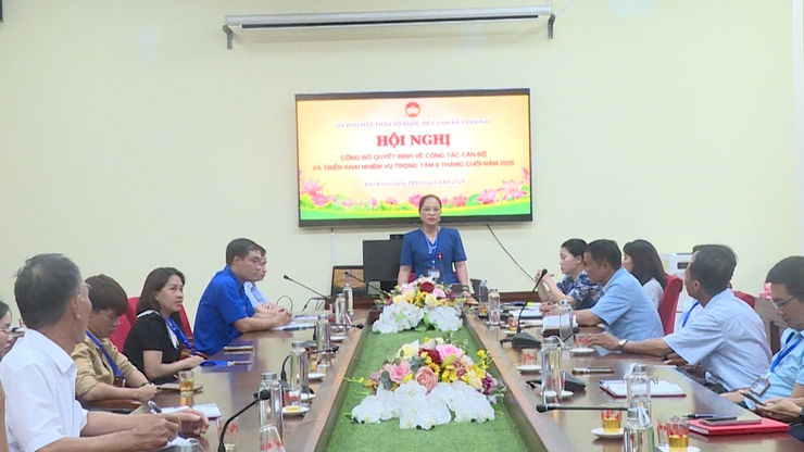 Công bố Quyết định thành lập cơ quan Ủy ban MTTQ Việt Nam xã Vân Đình - Thành phố Hà Nội- Ảnh 2.