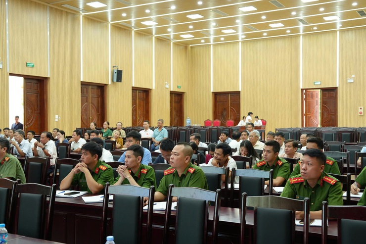 Xã Thanh Oai: Kiên quyết xử lý nghiêm vi phạm về đất đai, xây dựng với tinh thần "quyết liệt, không có vùng cấm"- Ảnh 2.