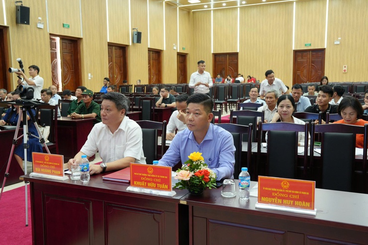 Đoàn đại biểu Quốc hội Thành phố Hà Nội tiếp xúc cử tri sau Kỳ họp thứ 9, Quốc hội khóa XV theo hình thức trực tiếp và trực tuyến- Ảnh 2.