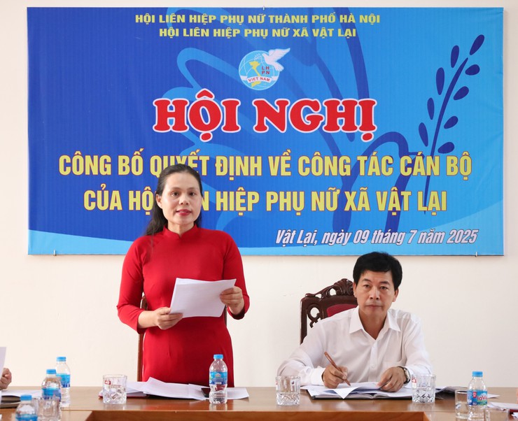 Hội LHPN xã Vật Lại công bố Quyết định về công tác cán bộ- Ảnh 2.