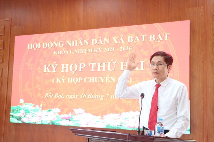 Kỳ họp thứ hai Hội đồng nhân dân xã Bất Bạt thông qua 3 nghị quyết.- Ảnh 7.