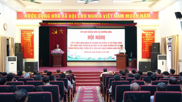       UBND xã Dương Hoà tổ chức hội nghị lấy ý kiến cộng đồng về phương án tuyến, vị trí công trình xây dựng theo tuyến Dự án đầu tư xây dựng đường sắt đô thị  thành phố Hà Nội tuyến số 5- Ảnh 1.