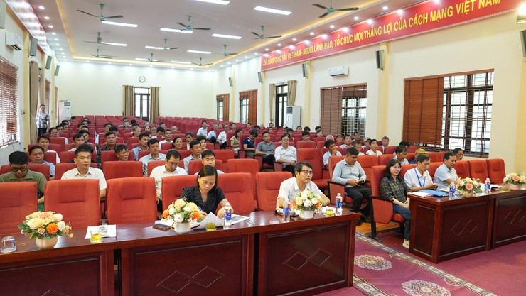       UBND xã Dương Hoà tổ chức hội nghị lấy ý kiến cộng đồng về phương án tuyến, vị trí công trình xây dựng theo tuyến Dự án đầu tư xây dựng đường sắt đô thị  thành phố Hà Nội tuyến số 5- Ảnh 2.