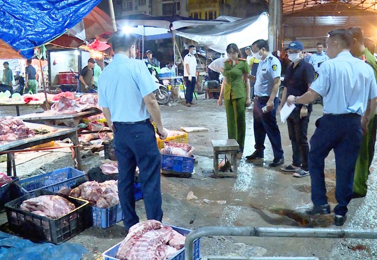 Không để thực phẩm bẩn tuồn ra thị trường- Ảnh 1.