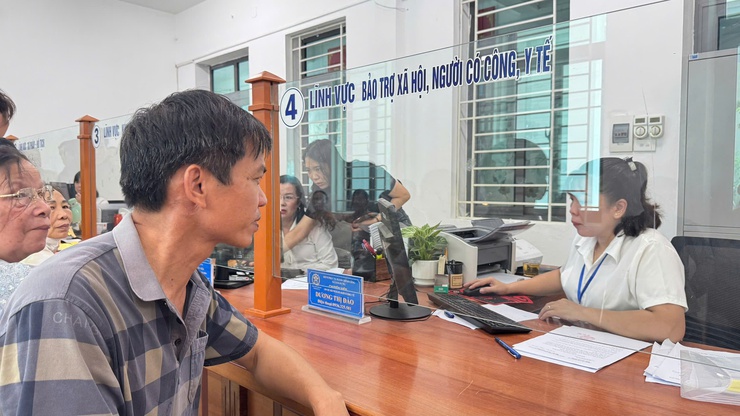 ĐIỂM PHỤC VỤ HÀNH CHÍNH CÔNG XÃ TAM HƯNG TẬN TÂM PHỤC VỤ NGƯỜI DÂN- Ảnh 3.