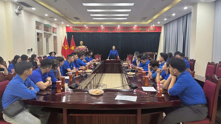 Hội nghị gặp mặt Bí thư chi đoàn - Triển khai nhiệm vụ công tác 6 tháng cuối năm 2025- Ảnh 1.