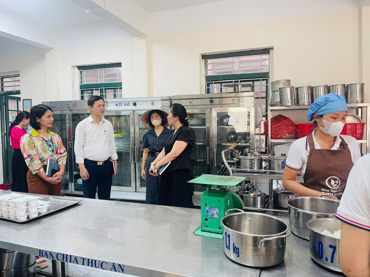 KIỂM TRA CÔNG TÁC CHUẨN BỊ NĂM HỌC MỚI TẠI CÁC TRƯỜNG HỌC TRÊN ĐỊA BÀN XÃ ĐA PHÚC- Ảnh 4.