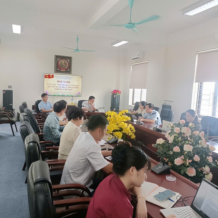 Thường trực Đảng uỷ xã Bình Minh tổ chức làm việc với Tiểu ban Văn kiện Đại hội đại biểu Đảng bộ xã Bình Minh lần thứ I, nhiệm kỳ 2025- 2030- Ảnh 1.