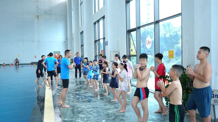 CHI ĐOÀN THANH NIÊN TỔ DÂN PHỐ SỐ 1- CỰ KHÊ, XÃ BÌNH MINH TỔ CHỨC LỚP DẠY BƠI MIỄN PHÍ CHO THIẾU NHI MÙA HÈ 2025- Ảnh 1.