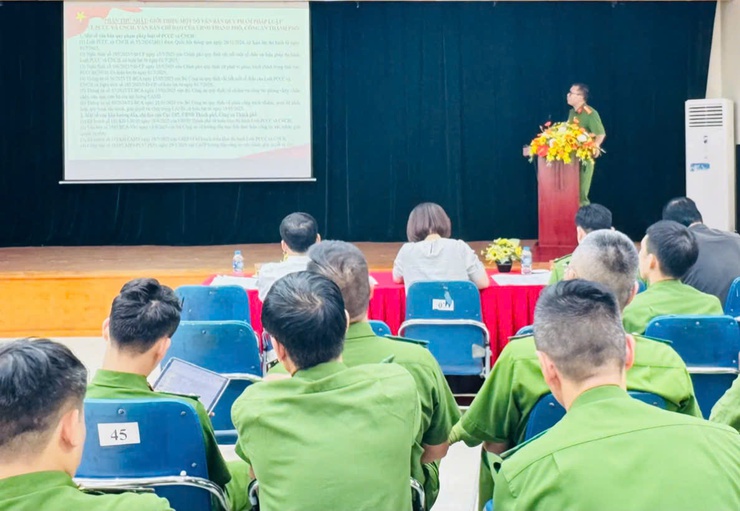 Phường Láng tiếp nhận, bàn giao các cơ sở theo phân cấp trong phòng cháy, chữa cháy- Ảnh 2.