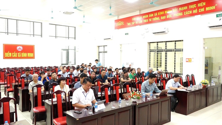Đoàn đại biểu Quốc hội Thành phố Hà Nội tiếp xúc cử tri sau Kỳ họp thứ 9, Quốc hội khoá XV theo hình thức  trực tiếp và trực tuyến- Ảnh 1.