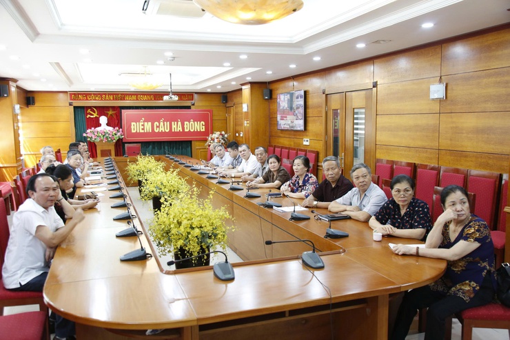 Đoàn đại biểu Quốc hội thành phố Hà Nội (đơn vị bầu cử số 6) đã tiếp xúc cử tri 14 xã, phường sau kỳ họp thứ 9, Quốc hội khóa XV- Ảnh 2.