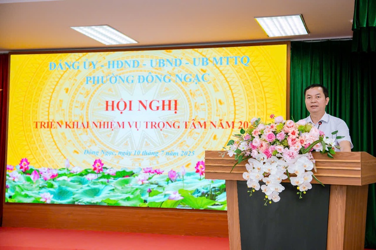 Sau 10 ngày hoạt động chính quyền 2 cấp:
Đông Ngạc giải quyết đúng hẹn 906 hồ sơ, quyền lợi người dân được đảm bảo- Ảnh 2.