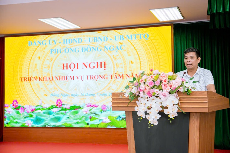 Sau 10 ngày hoạt động chính quyền 2 cấp:
Đông Ngạc giải quyết đúng hẹn 906 hồ sơ, quyền lợi người dân được đảm bảo- Ảnh 4.