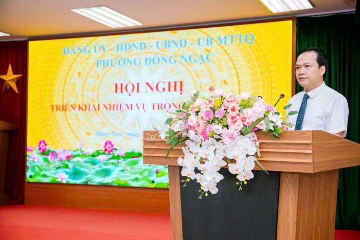Sau 10 ngày hoạt động chính quyền 2 cấp:
Đông Ngạc giải quyết đúng hẹn 906 hồ sơ, quyền lợi người dân được đảm bảo- Ảnh 1.