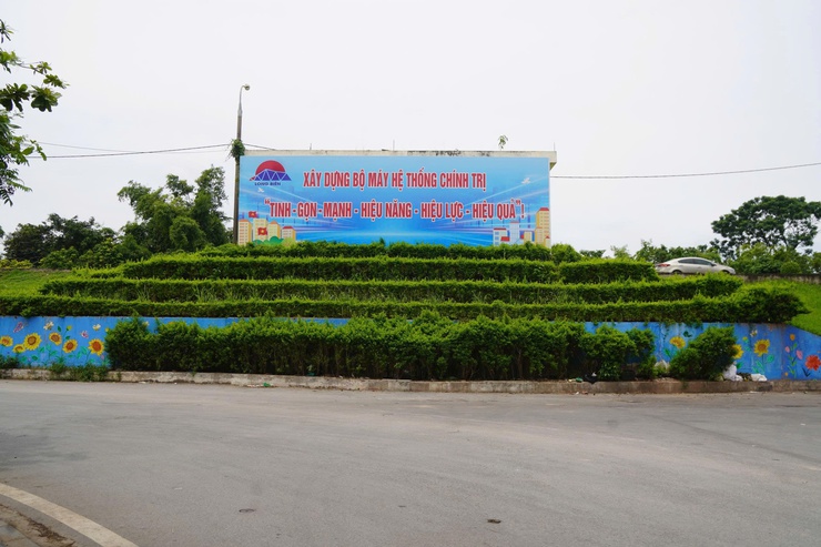 Phường Long Biên rực rỡ cờ hoa chào trong những ngày đầu chính thức vận hành chính quyền địa phương hai cấp- Ảnh 9.