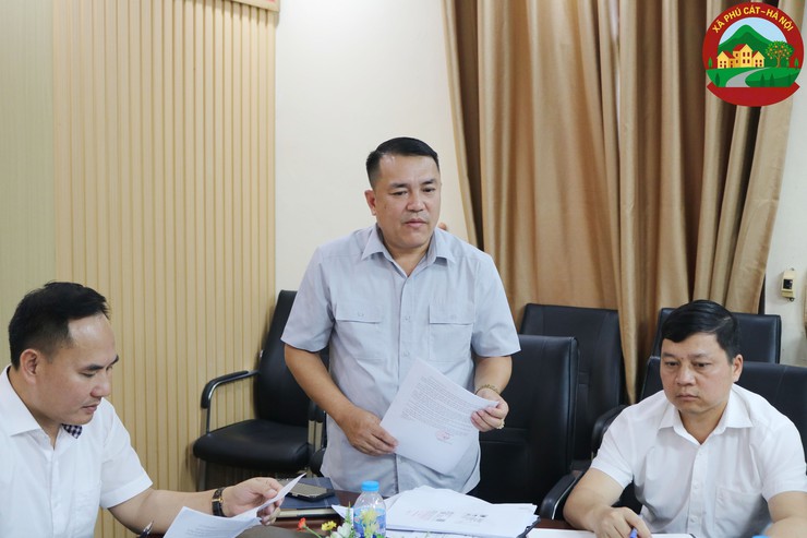 Đồng chí Hoàng Nguyên Ưng làm việc với Ban Quản lý Dự án Đầu tư - Hạ tầng xã Phú Cát- Ảnh 2.