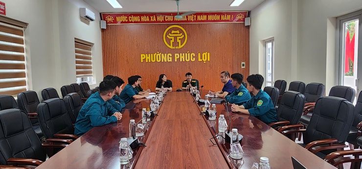 Tiếp nhận cán bộ, chiến sỹ Trung đội dân quân thường trực thuộc quận Long Biên- Ảnh 1.