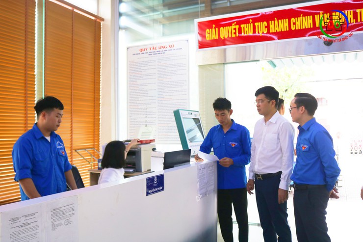 Thanh niên xã Quốc Oai xung kích hỗ trợ vận hành mô hình chính quyền địa phương hai cấp- Ảnh 3.