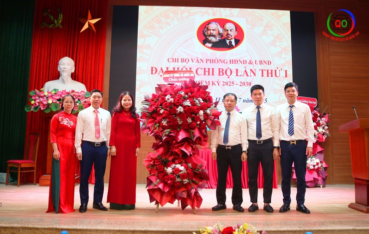 Đại hội Chi bộ Văn phòng HĐND và UBND xã Quốc Oai lần thứ Nhất, nhiệm kỳ 2025 - 2030

- Ảnh 3.