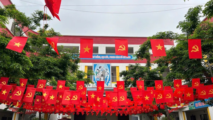 Phường Long Biên rực rỡ cờ hoa chào trong những ngày đầu chính thức vận hành chính quyền địa phương hai cấp- Ảnh 7.