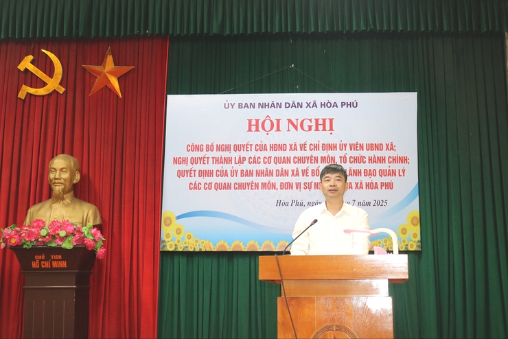 Hội nghị công bố Nghị quyết của HĐND xã; Quyết định của UBND xã về chỉ định Uỷ viên UBND xã; bổ nhiệm lãnh đạo các cơ quan chuyên môn, đơn vị sự nghiệp- Ảnh 10.