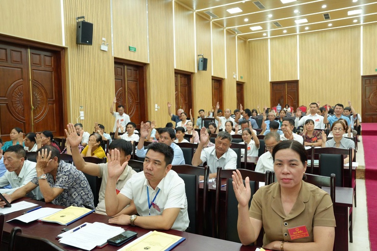 Kỳ họp thứ hai HĐND xã Thanh Oai khóa I thông qua 11 chỉ tiêu phát triển kinh tế xã hội 6 tháng cuối năm 2025- Ảnh 8.