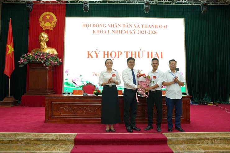 Kỳ họp thứ hai HĐND xã Thanh Oai khóa I thông qua 11 chỉ tiêu phát triển kinh tế xã hội 6 tháng cuối năm 2025- Ảnh 7.