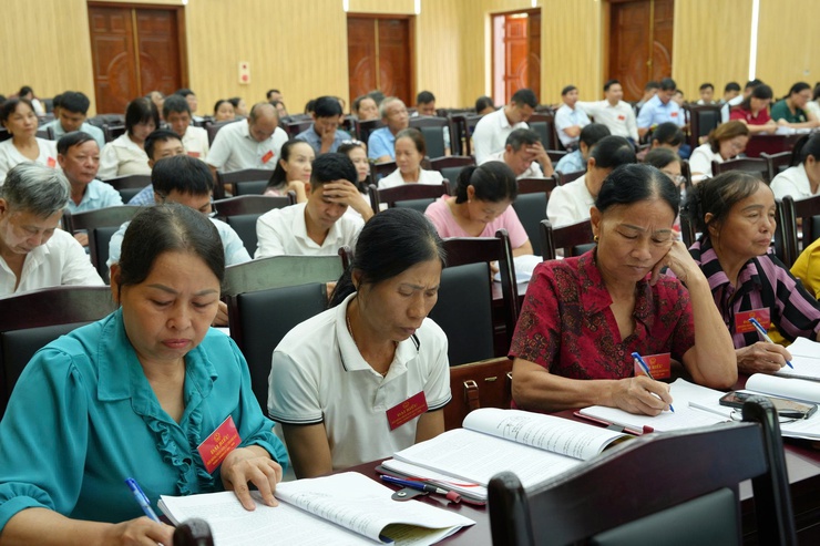 Kỳ họp thứ hai HĐND xã Thanh Oai khóa I thông qua 11 chỉ tiêu phát triển kinh tế xã hội 6 tháng cuối năm 2025- Ảnh 3.