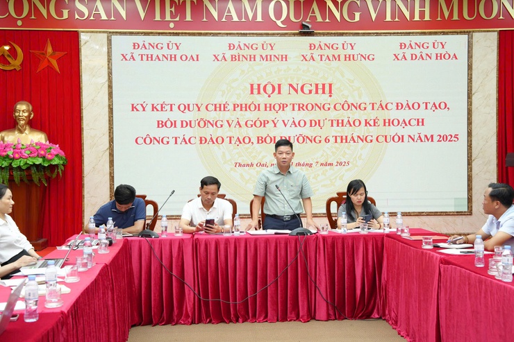 Ký kết Quy chế phối hợp giữa Đảng ủy xã Thanh Oai với Đảng ủy các xã Bình Minh, Tam Hưng, Dân Hòa trong công tác đào tạo bồi dưỡng tại Trung tâm Chính trị khu vực Thanh Oai- Ảnh 6.