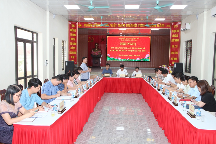 Ban Chấp hành Đảng bộ xã Hòa Xá thảo luận, góp ý Dự thảo Báo cáo chính trị trình Đại hội Đảng bộ xã nhiệm kỳ 2025–2030- Ảnh 2.
