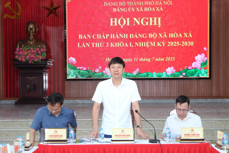 Ban Chấp hành Đảng bộ xã Hòa Xá thảo luận, góp ý Dự thảo Báo cáo chính trị trình Đại hội Đảng bộ xã nhiệm kỳ 2025–2030- Ảnh 3.
