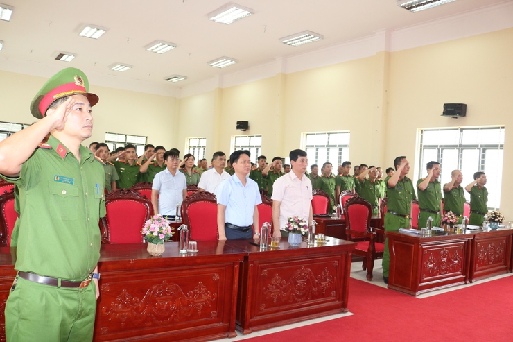 Công an xã Hòa Phú tổ chức Lễ công bố các Nghị quyết của Đảng ủy xã về việc thành lập Đảng bộ công an xã- Ảnh 1.