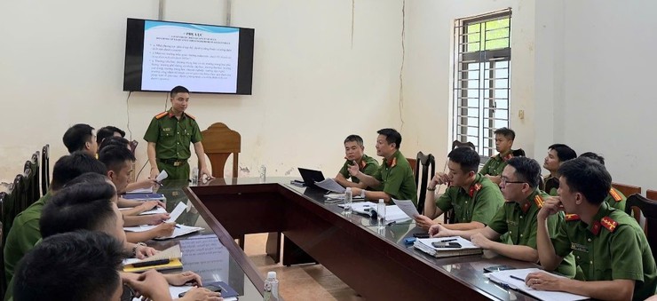 Tập huấn công tác quản lý nhà nước về PCCC&CNCH cho Cảnh sát khu vực Công an phường Yên Hòa- Ảnh 1. Tập huấn công tác quản lý nhà nước về PCCC&CNCH cho Cảnh sát khu vực Công an phường Yên Hòa- Ảnh 1.