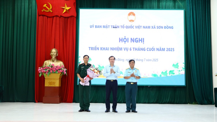 Mặt trận Tổ quốc xã Sơn Đồng triển khai kế hoạch 6 tháng cuối năm 2025- Ảnh 8. Mặt trận Tổ quốc xã Sơn Đồng triển khai kế hoạch 6 tháng cuối năm 2025- Ảnh 8.