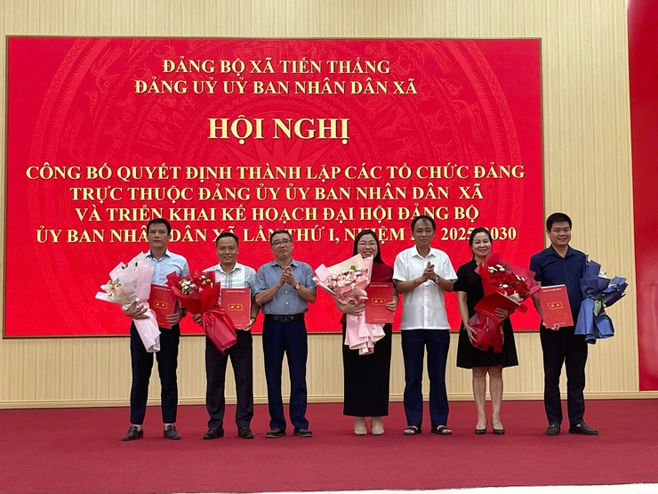 Đảng uỷ UBND xã Tiến Thắng tổ chức hội nghị công bố quyết định thành lập các chi bộ trực thuộc và triển khai kế hoạch tổ chức Đại hội Đảng bộ UBND xã lần thứ I, nhiệm kỳ 2025 –2030- Ảnh 2.