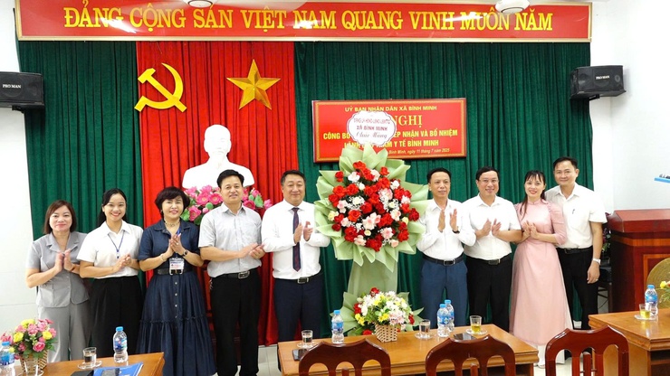 Xã Bình Minh: Công bố Quyết định thành lập Trạm y tế xã và công tác cán bộ- Ảnh 1.