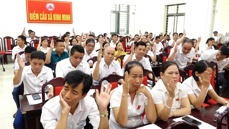 Kỳ họp thứ 2- Kỳ họp chuyên đề HĐND xã Bình Minh khoá XXIII: Quyết nghị nhiều nội dung quan trọng phát triển địa phương- Ảnh 4.