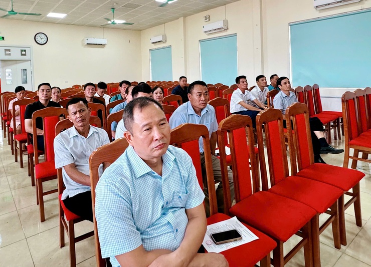 Đảng ủy xã Nam Phù công bố tiếp nhận 18 tổ chức Đảng- Ảnh 2.
