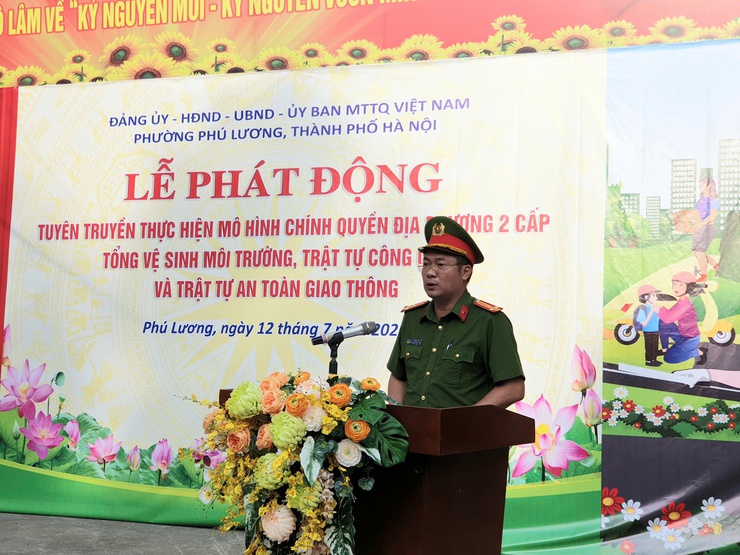 Phường Phú Lương tổ chức Lễ ra quân tuyên truyền hưởng ứng mô hình chính quyền địa phương hai cấp; đảm bảo trật tự đô thị, vệ sinh môi trường, trật tự an toàn giao thông- Ảnh 3.