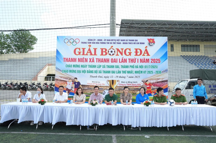 Khởi tranh Giải bóng đá Thanh niên xã Thanh Oai năm 2025- Ảnh 1.