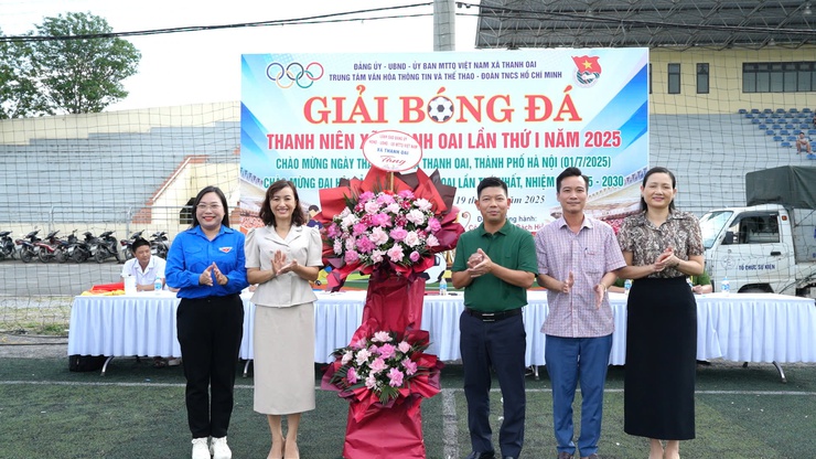 Khởi tranh Giải bóng đá Thanh niên xã Thanh Oai năm 2025- Ảnh 4.