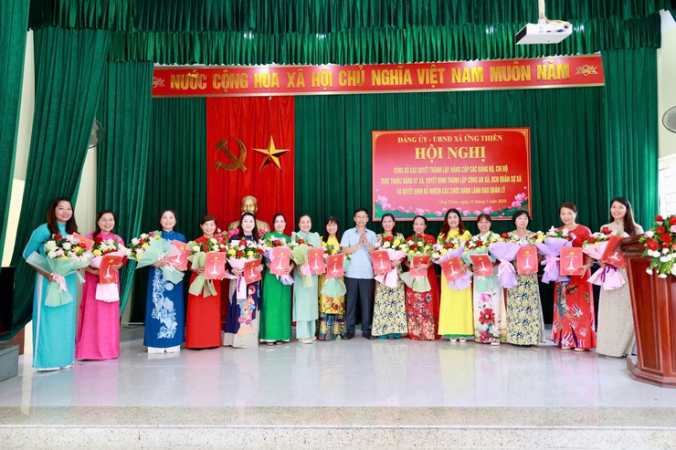 Hội nghị công bố các Quyết định tại xã Ứng Thiên- Ảnh 11.