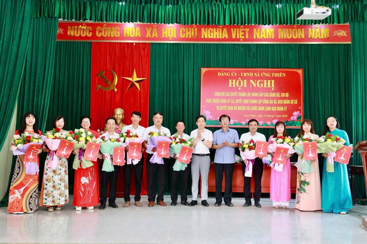 Hội nghị công bố các Quyết định tại xã Ứng Thiên- Ảnh 10.