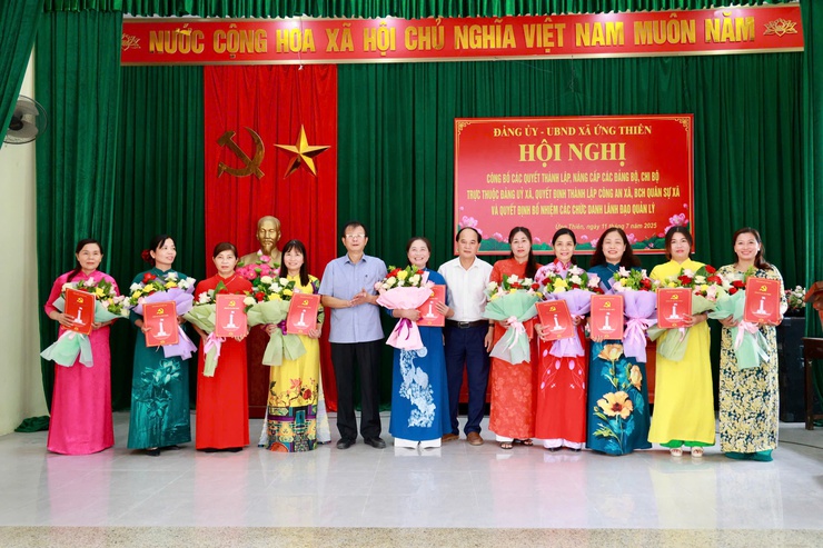Hội nghị công bố các Quyết định tại xã Ứng Thiên- Ảnh 8.
