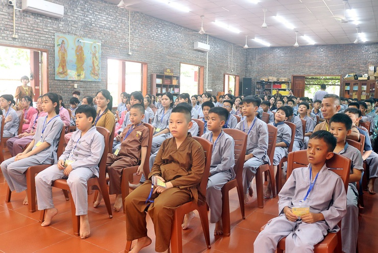 Khóa tu mùa hè tại chùa Hạnh Bồ, chùa Đông Nam an toàn đúng quy định- Ảnh 1.